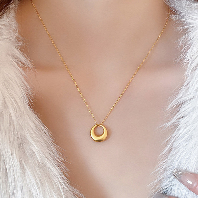 Timeless Circle Neckpiece