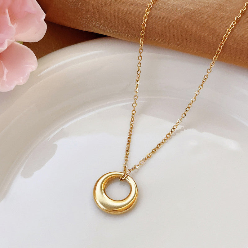 Timeless Circle Neckpiece
