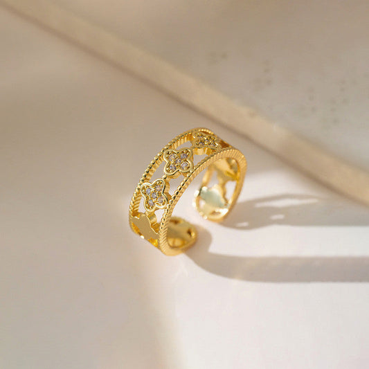 Minimalist Clover-Themed Ring – Tarnish-Resistant, Adjustable Fit